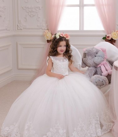 Cheap Ivory Ball Gown Bateau Neck Chapel Train Sleeveless Flower Girl Dress Canada