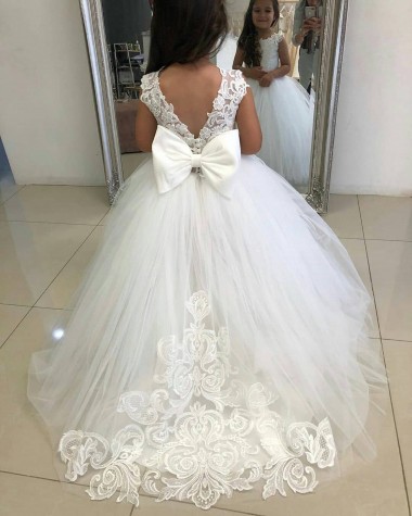Cheap Ivory Ball Gown Chapel Train Sleeveless Flower Girl Dress Canada