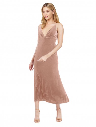 Cheap Midi Cocktail Length Short V-Neck Velvet Bridesmaid Dress / Prom Dress with Notched Neckline Canada